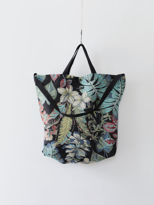Carry All Tote - Rug Jacquard Multi Rainforest