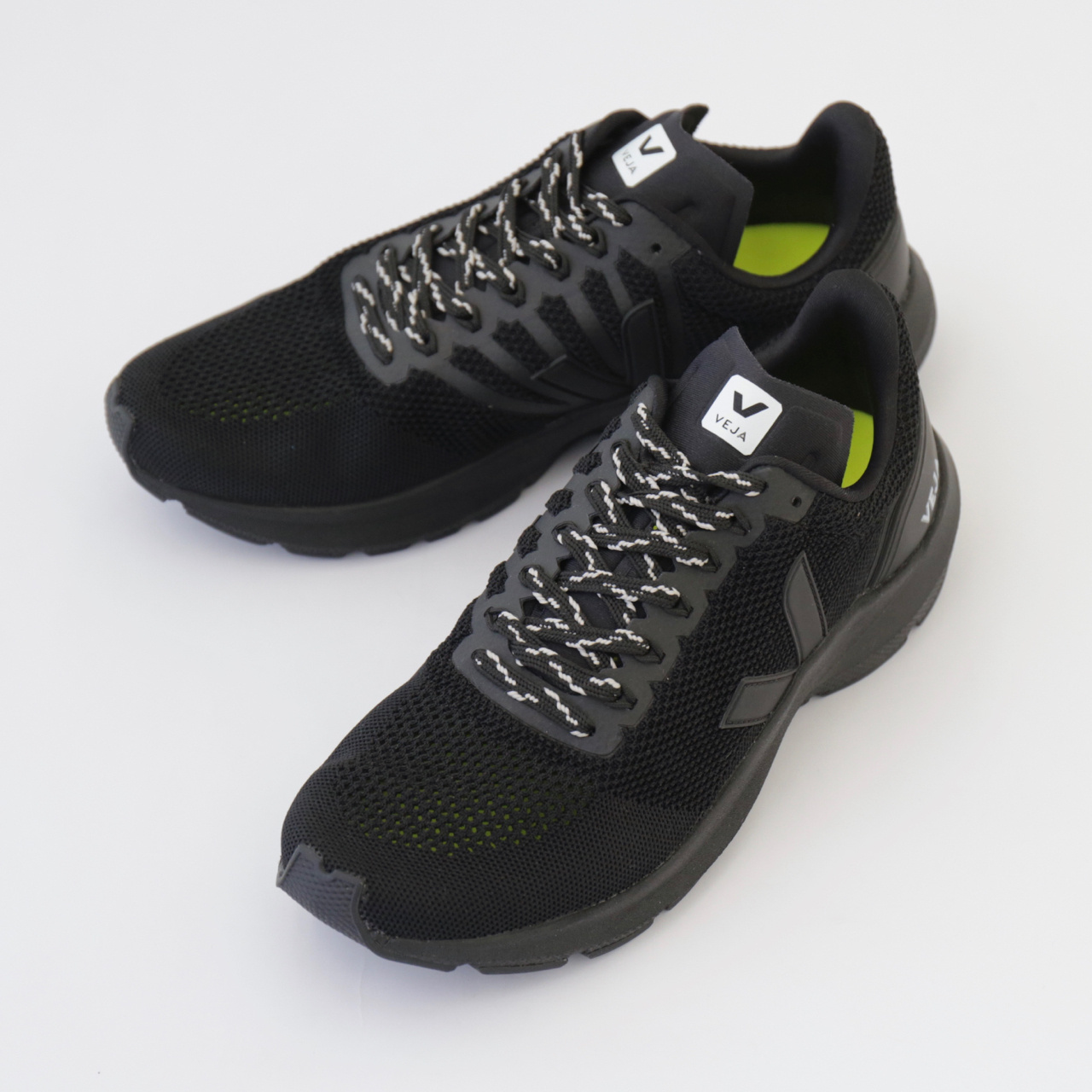 veja-marlin-v-knit_-_9.jpg